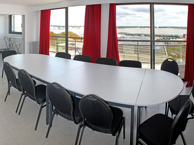 salle de séminaire face à la mer à Royan